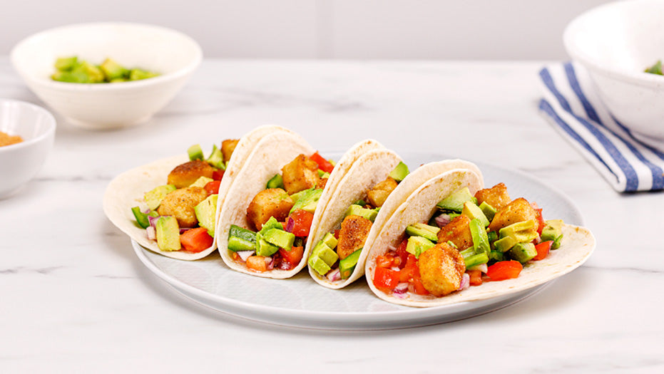 Tacos de Pollo con Pico de Gallo y Aguacate: Una Cena Rápida y Deliciosa